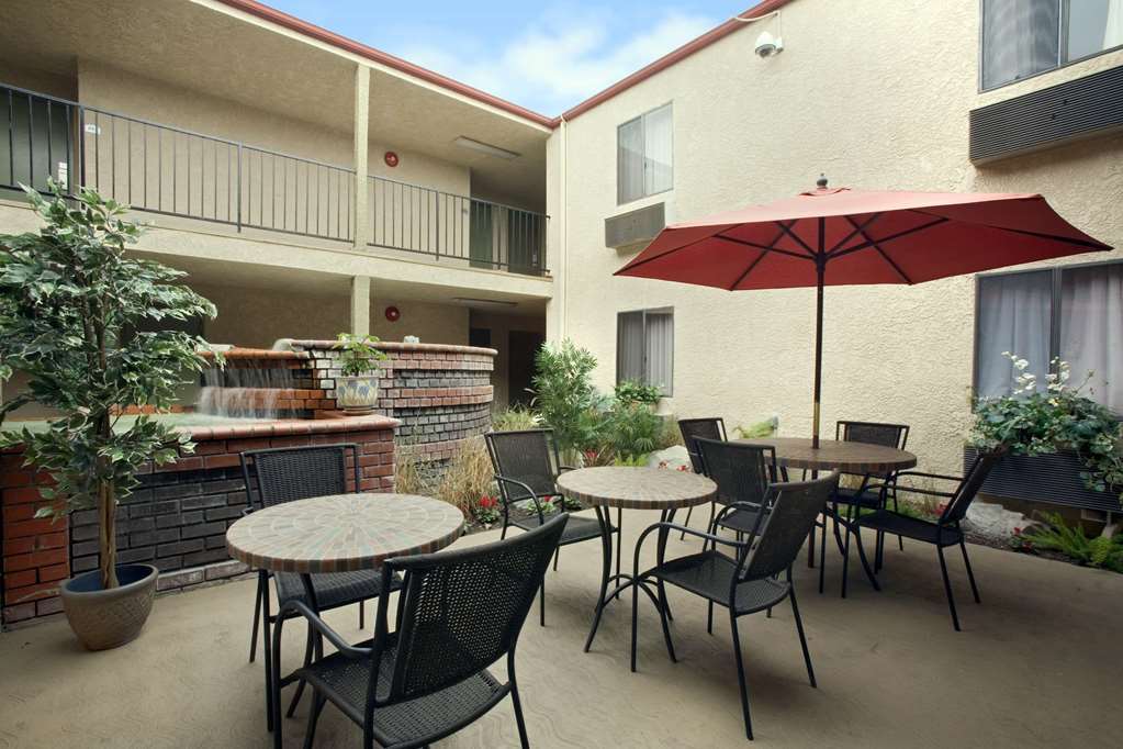 Howard Johnson By Wyndham Reseda Hotel & Suites Los Angeles Einrichtungen foto